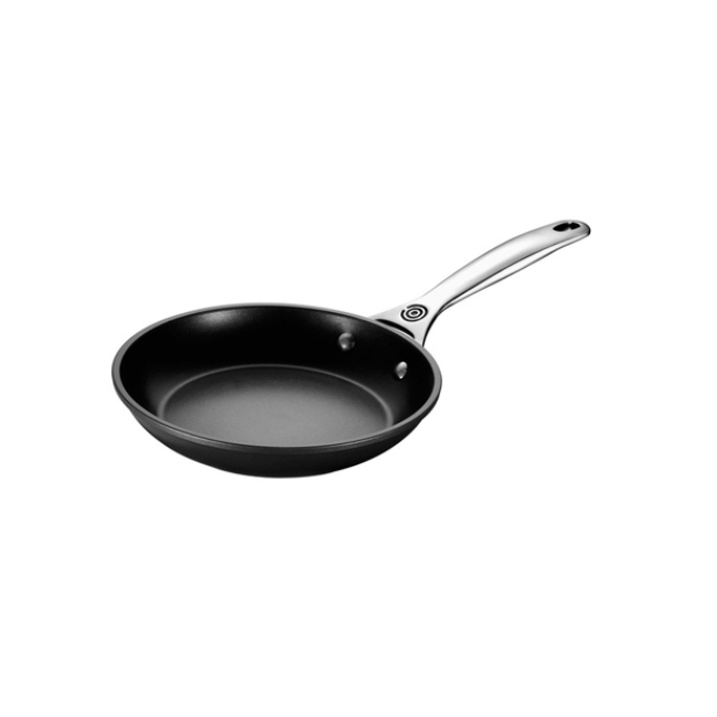 Le Creuset Toughened Nonstick (TNS) PRO 8