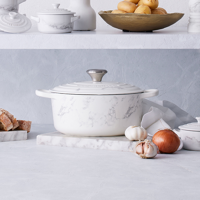 Le Creuset Signature 4.5 Qt. Round Dutch Oven | Marble - side