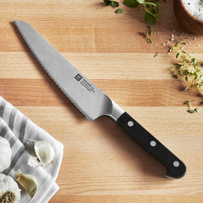 Zwilling J A Henckels PRO 7” Deli Bread Knife, Serrated edge