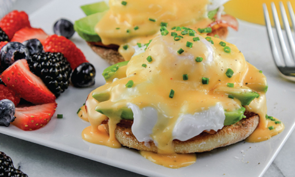 Eggs Benedict with berries