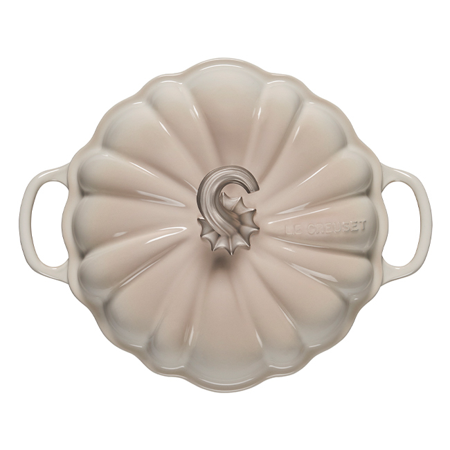 Le Creuset 4 Qt. Cast Iron Cocotte Figural Pumpkin Cocotte with Figural Knob | Meringue - Top