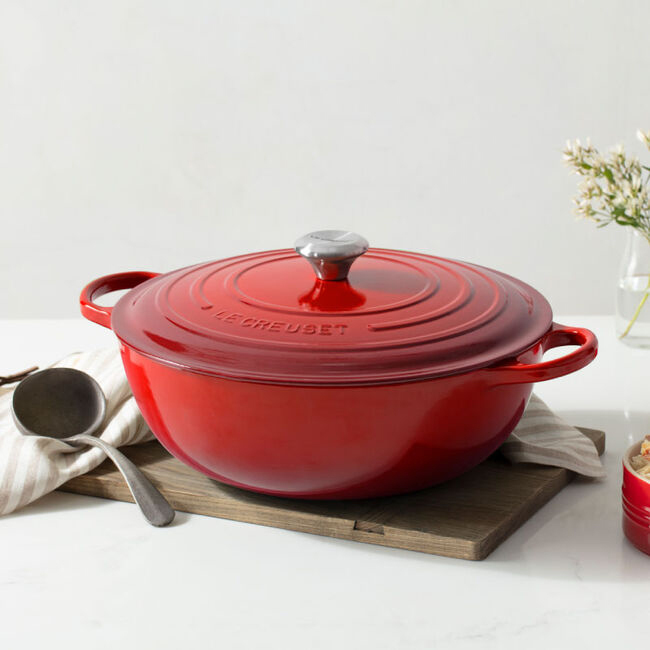 Le Creuset Signature 7.5 Qt Round Chef’s Oven | Cerise - lifestyle