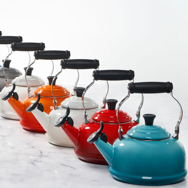 Le Creuset Classic Whistling Teakettle